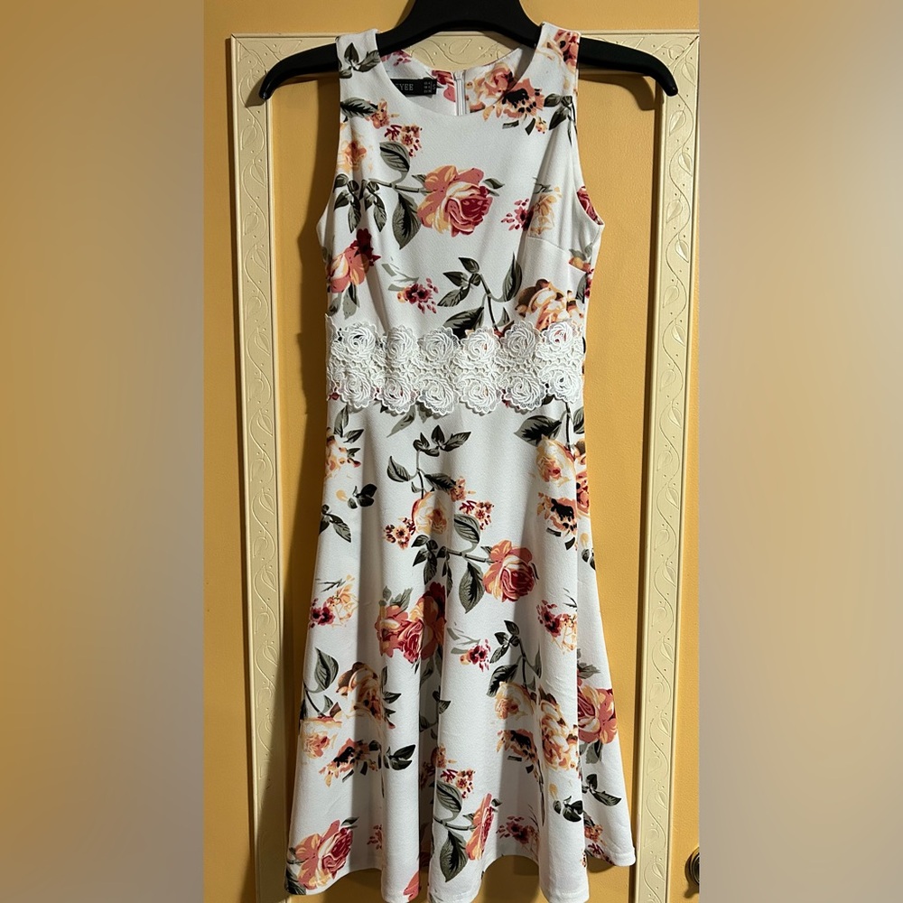 Chic Floral Dress with Lace Accent